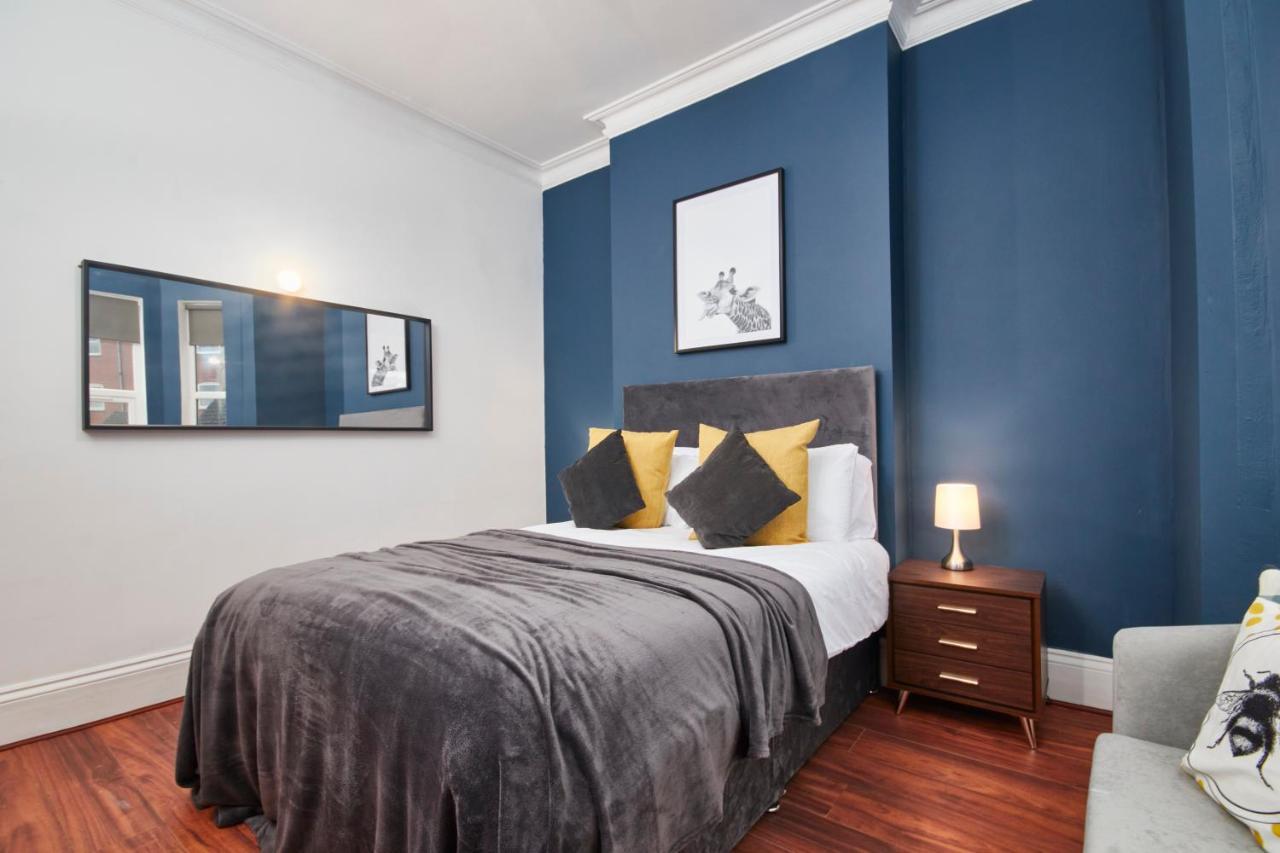 5 Bed House In Leamington Spa Perfect For Contractors With 7 Beds By Purestay - 14 Night Min! Esterno foto