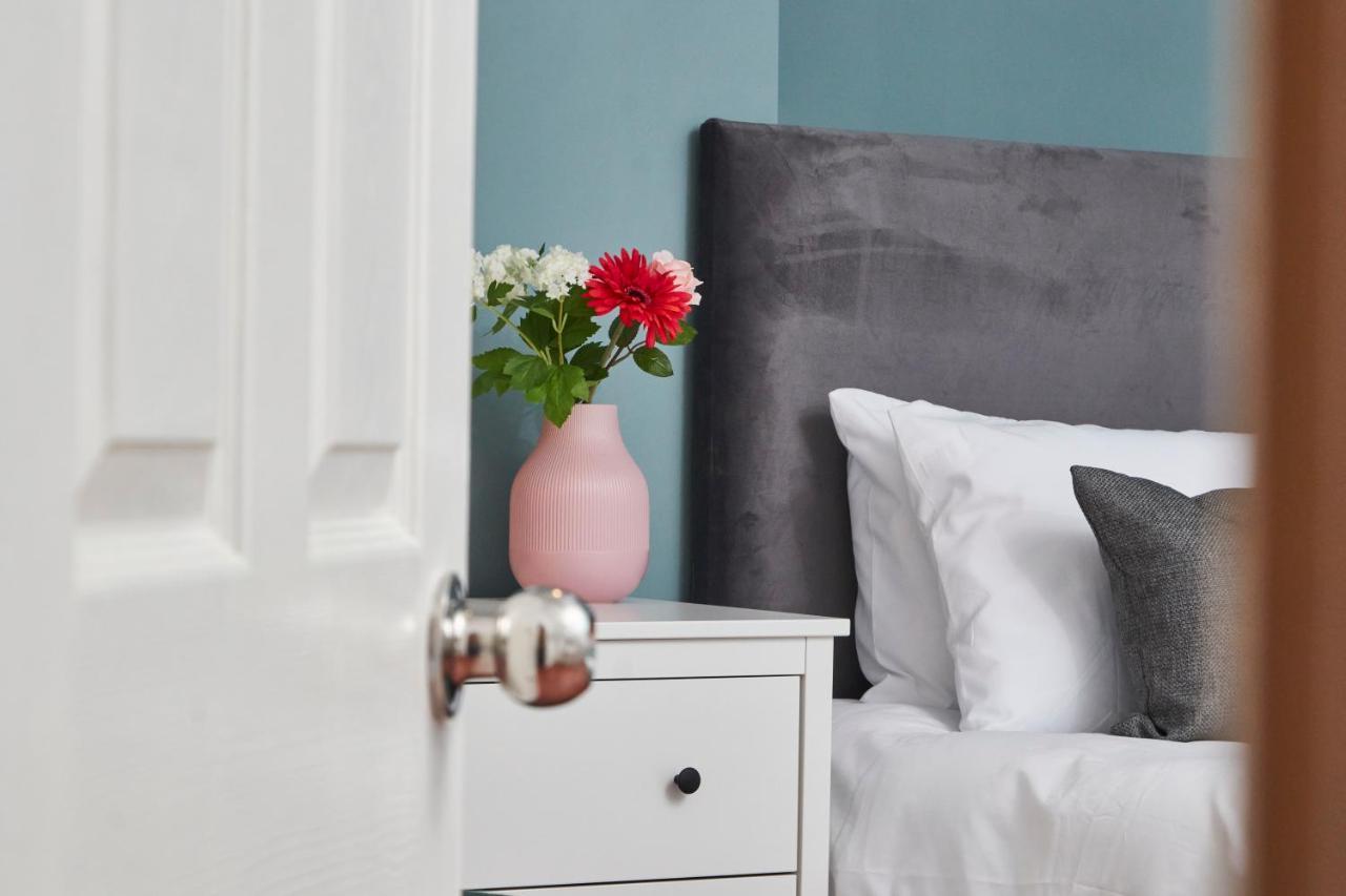 5 Bed House In Leamington Spa Perfect For Contractors With 7 Beds By Purestay - 14 Night Min! Esterno foto