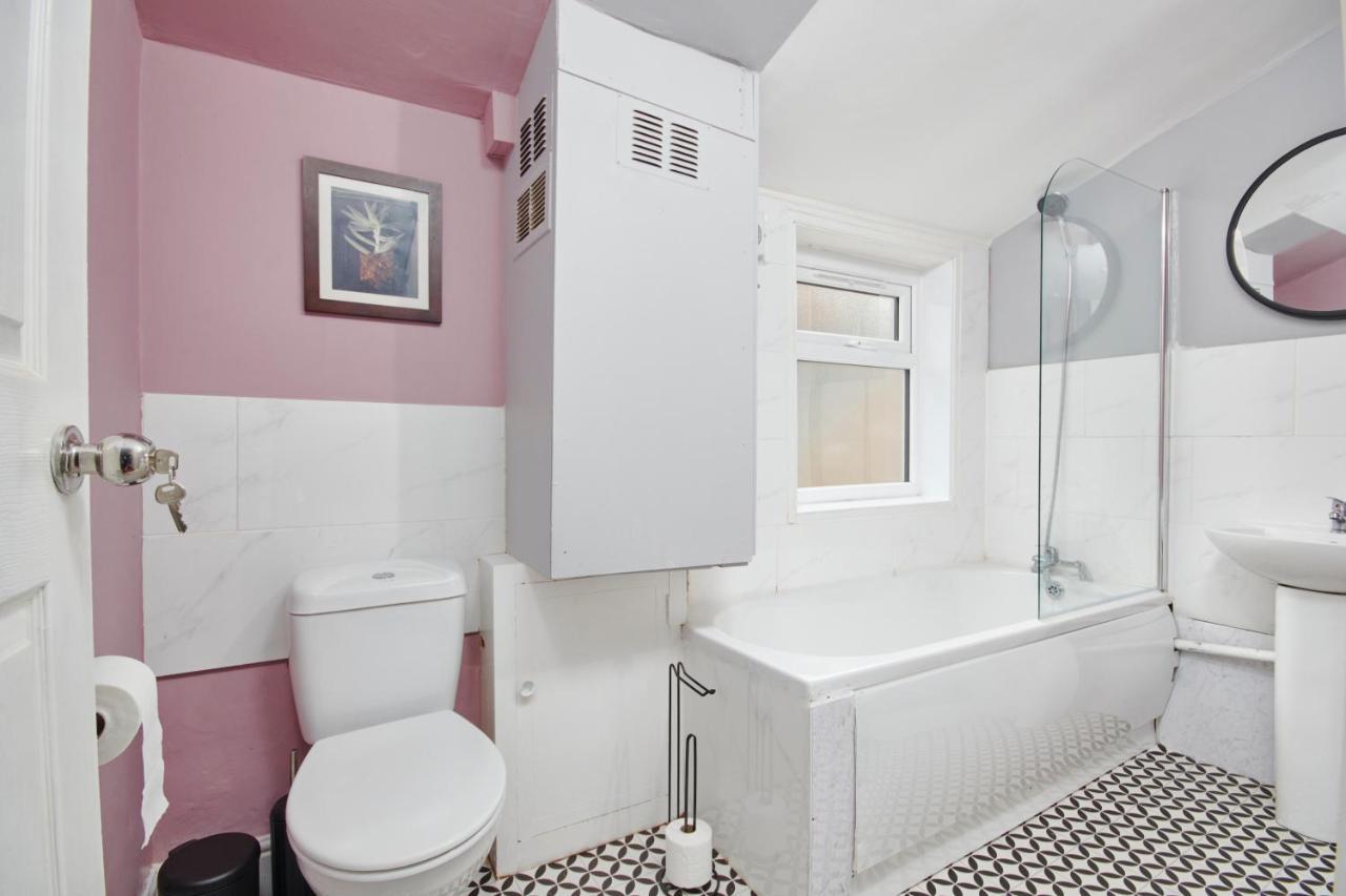 5 Bed House In Leamington Spa Perfect For Contractors With 7 Beds By Purestay - 14 Night Min! Esterno foto