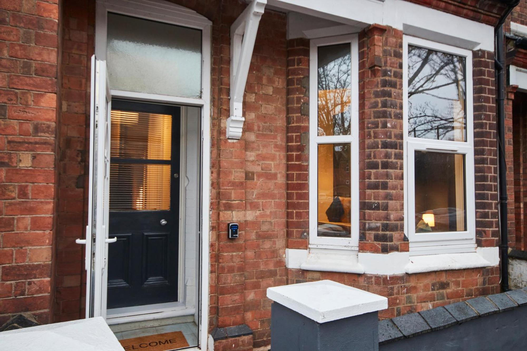 5 Bed House In Leamington Spa Perfect For Contractors With 7 Beds By Purestay - 14 Night Min! Esterno foto